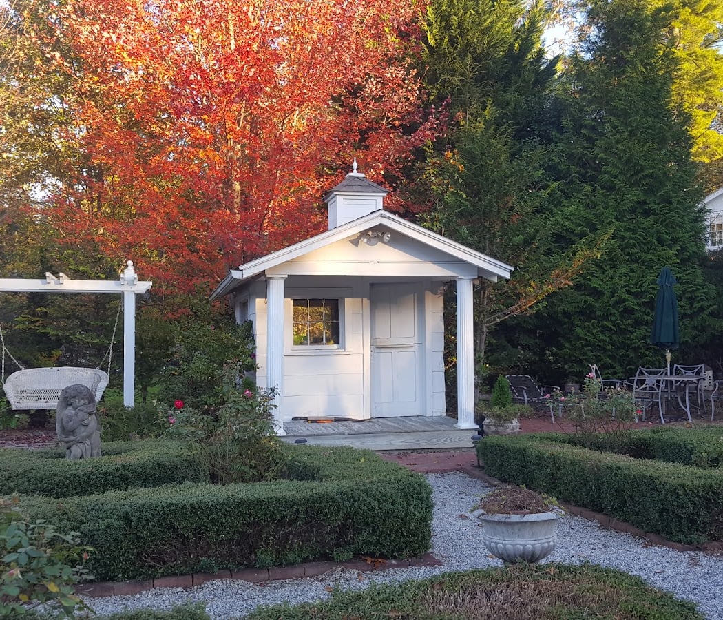 Pinebrook Manor Bed & Breakfast Inn 2
